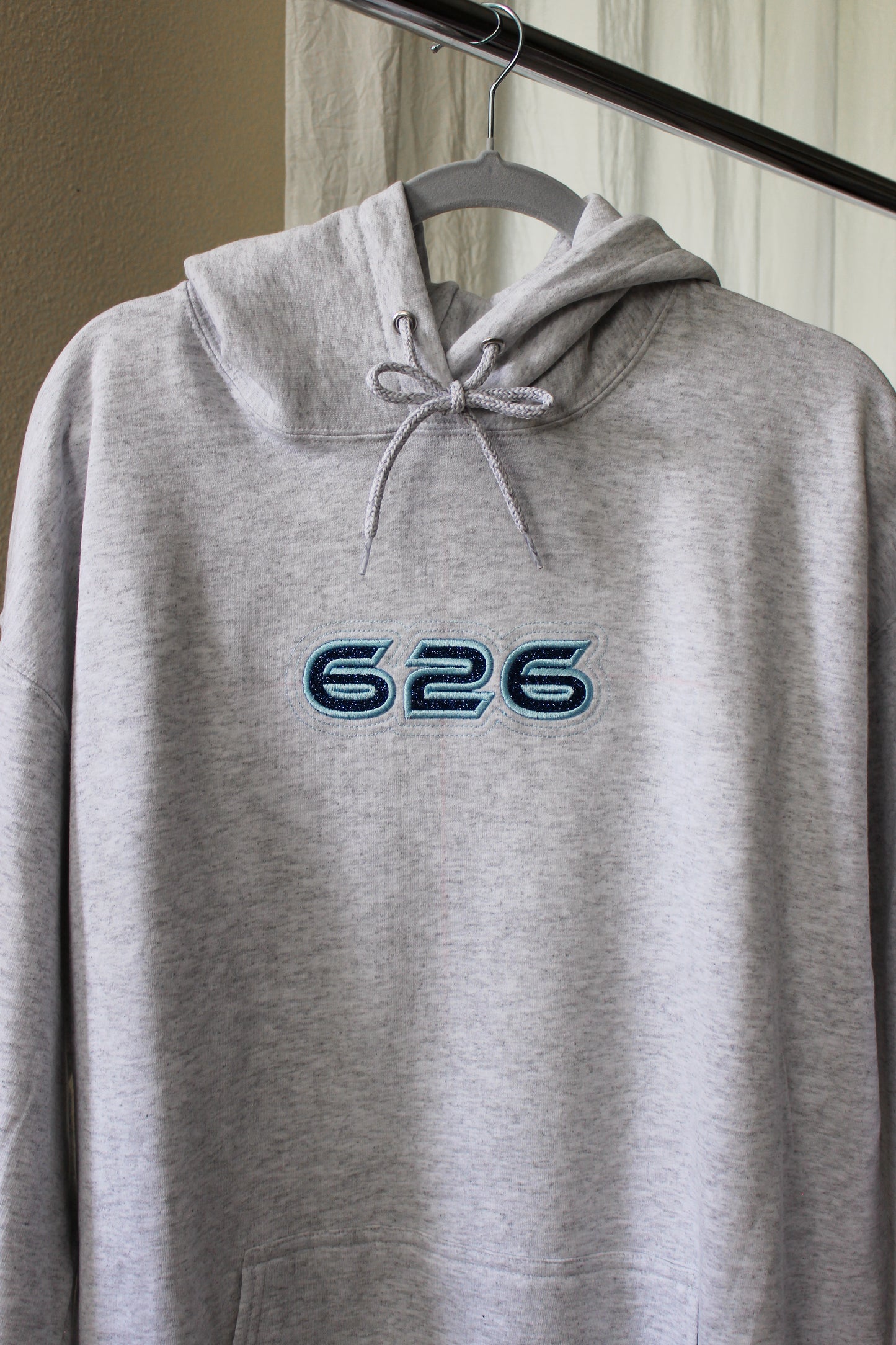 626